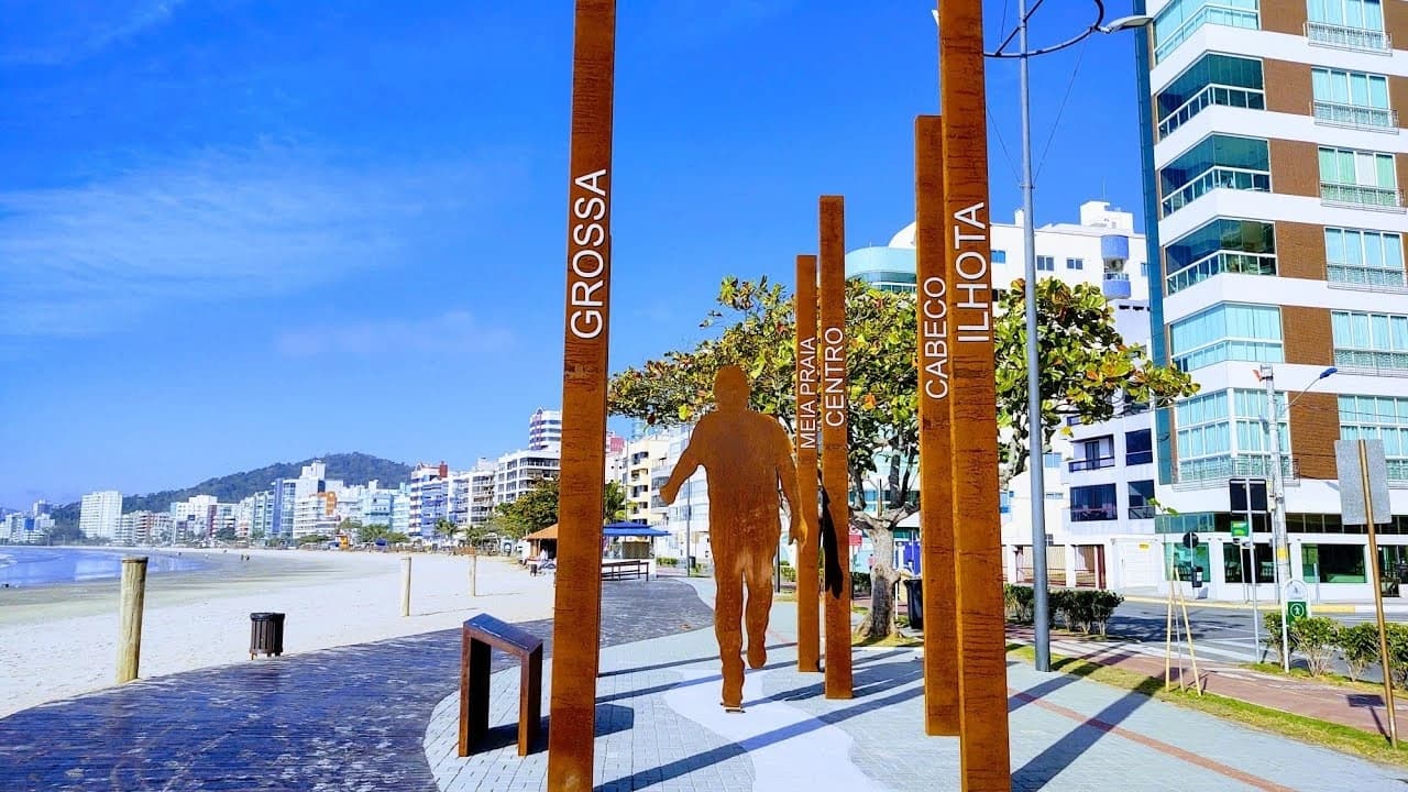 Monumento: O Caminhante